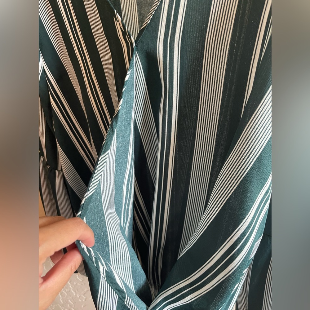Green stripes sleeve ballon top - Picture 4 of 5